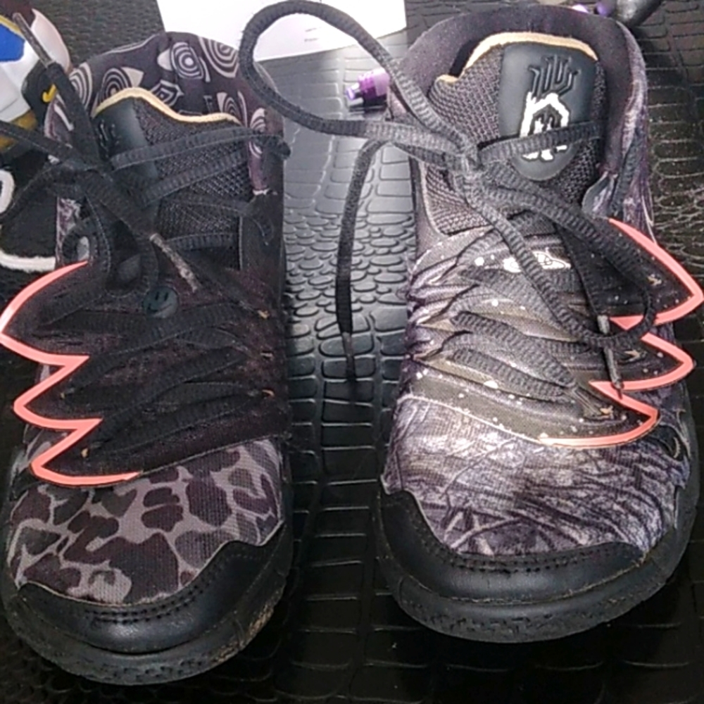 Boys Nike sneaker  black 13.5